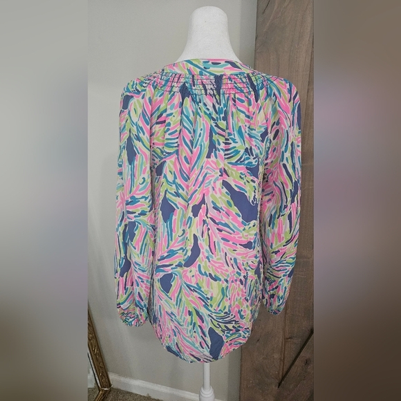 LILLY PULITZER Elsa Silk Top In Indigo Palm Reader Color. Size Small - Picture 11 of 13
